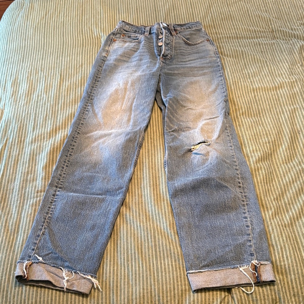 Universal Thread Blue High-Rise Ankle Jeans with Button Detail 00 Long